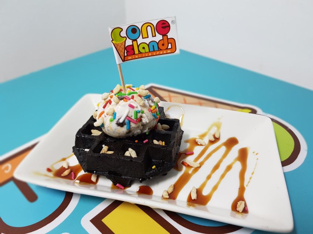 Satisfy everyone’s taste buds with this all-time favourite 2 in 1 snack & dessert – Belgian Waffles! Parties are all about indulgence anyways!